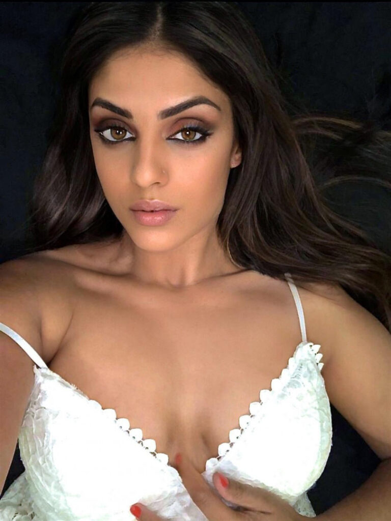 OnlyFans – Instagram – Amberjohal – Nude