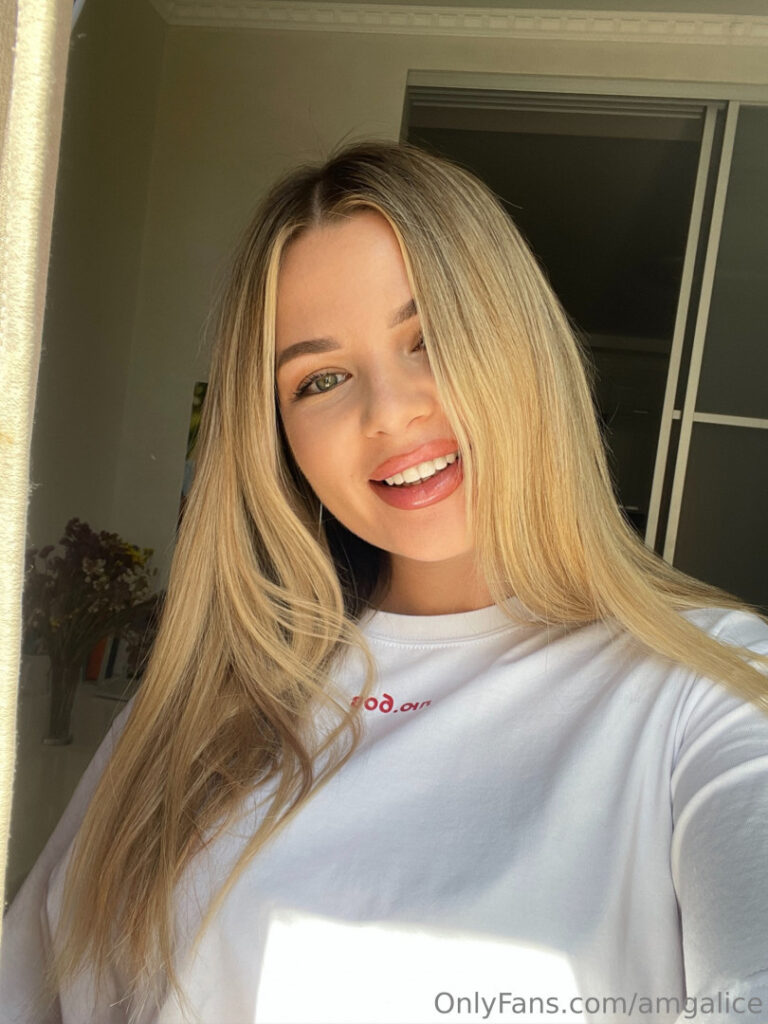 OnlyFans – Teen – Amgalice – Nude