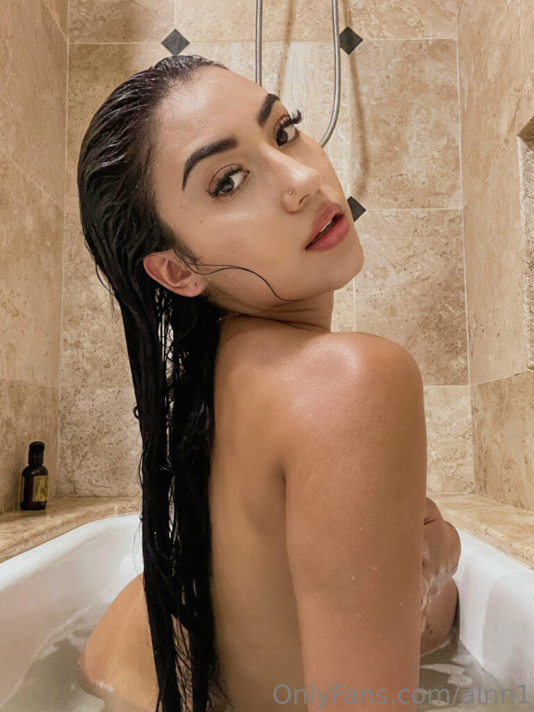 OnlyFans – Latina – angiew1 – Nude