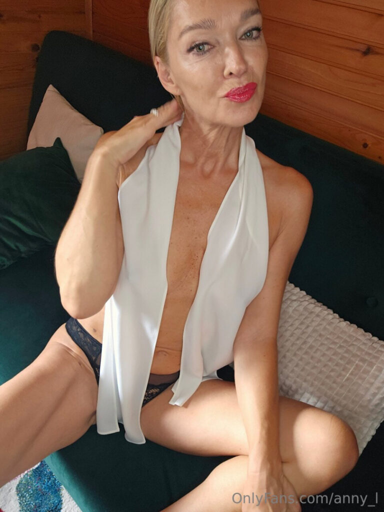 OnlyFans – Anni – hiim.anni – Nude