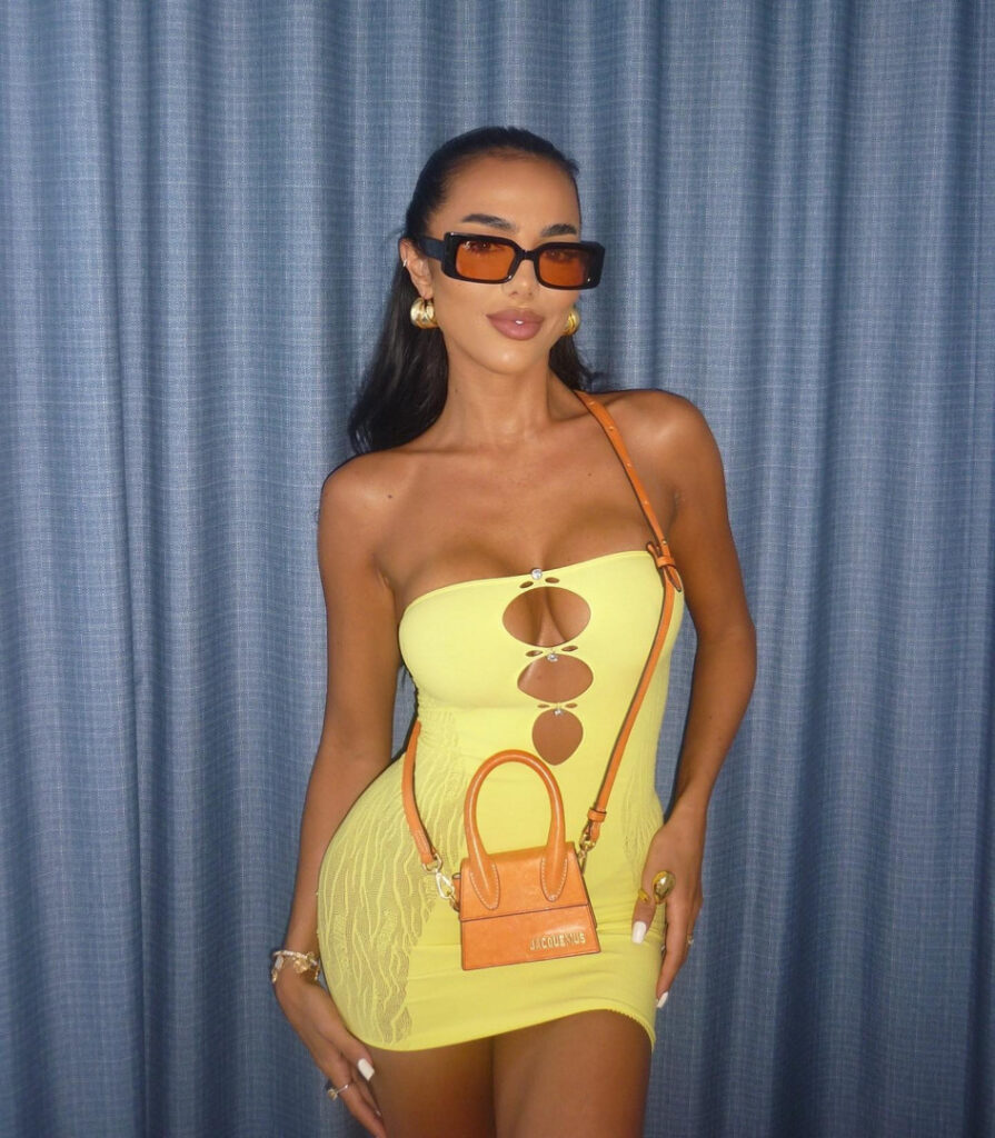 Instagram – Arianna Ajtar – Nude