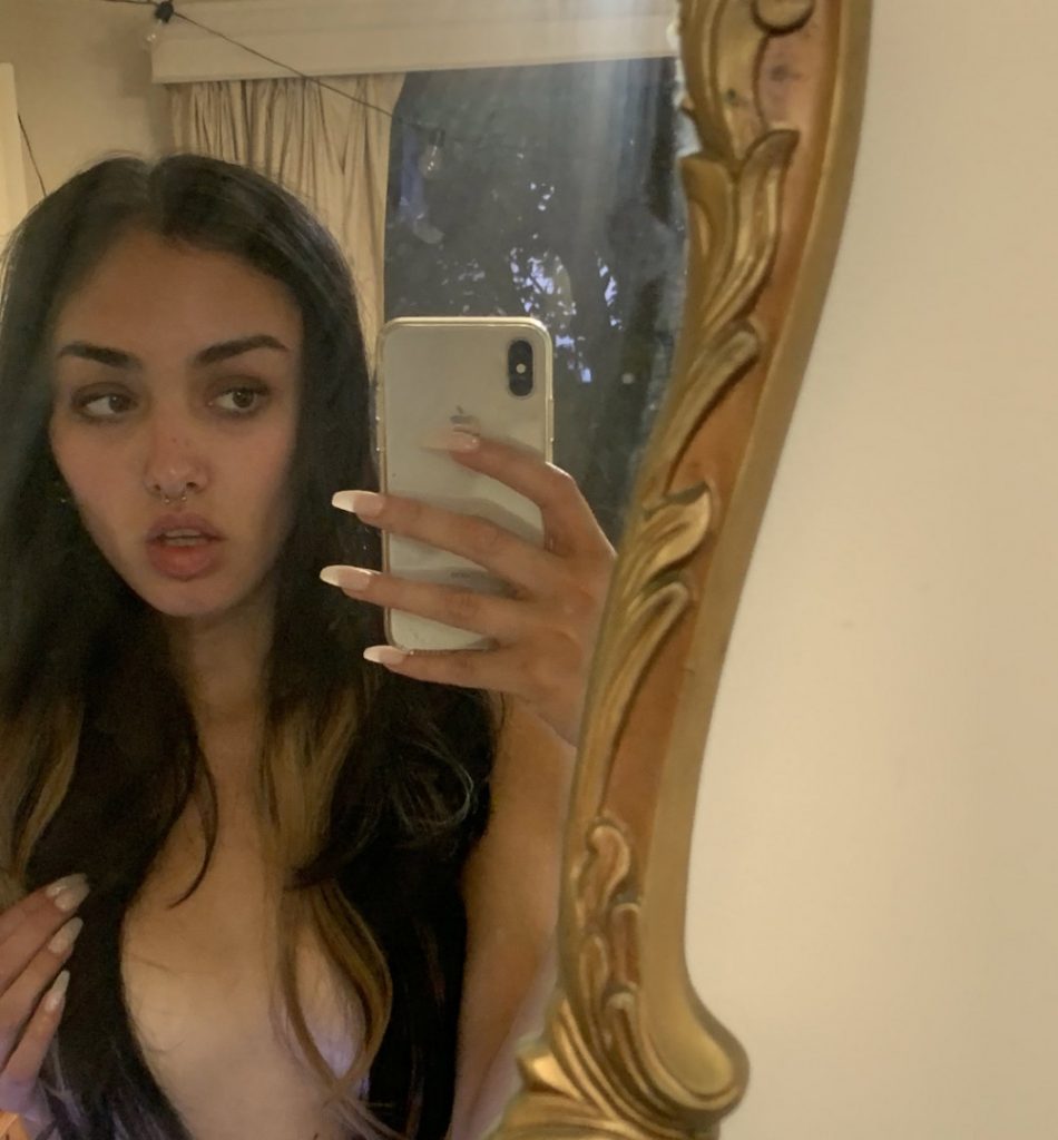 OnlyFans – Arivalilith Akasha Collins – Nude
