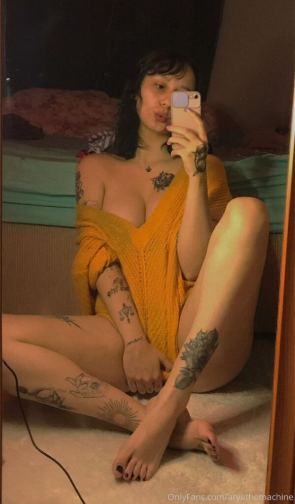OnlyFans – Teen – aryathemachine / Arya Akıncı – Nude