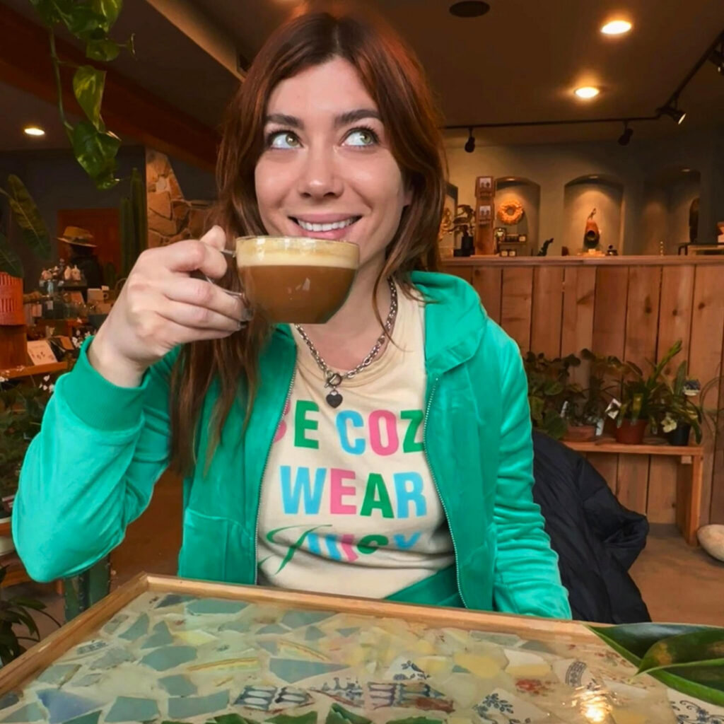 OnlyFans – TikTok – T H I C C – Ayslien – Nude