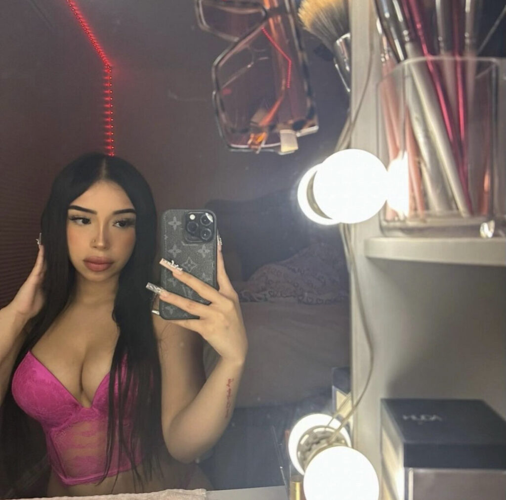 OnlyFans – Bbyarielll / ariellmarriee – Nude