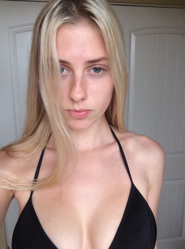 OnlyFans – Beatrix / youshallpass / Zoë McDaniel (Sarah McDaniel’s sister) – Nude