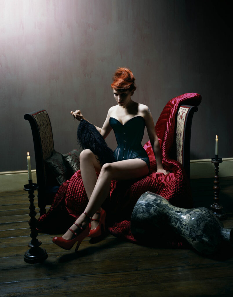 Instagram – Betony Vernon – Nude