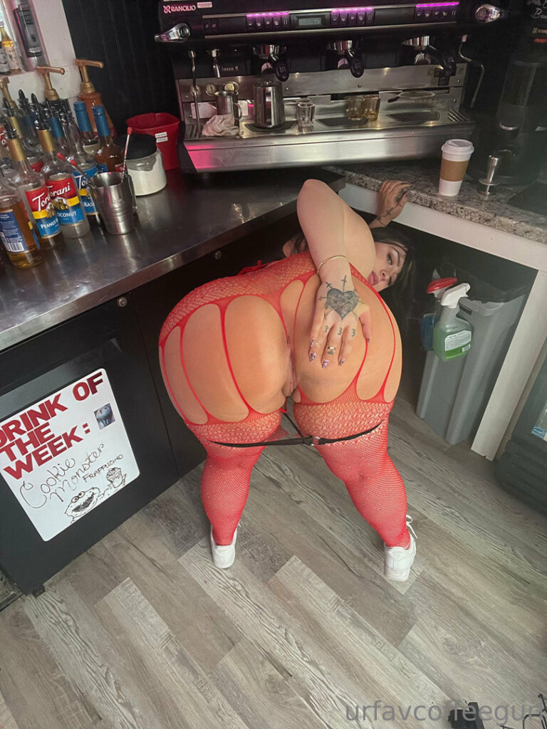 OnlyFans – T H I C C – Capbarista / Baristacap / urfavcoffeegurl – Nude