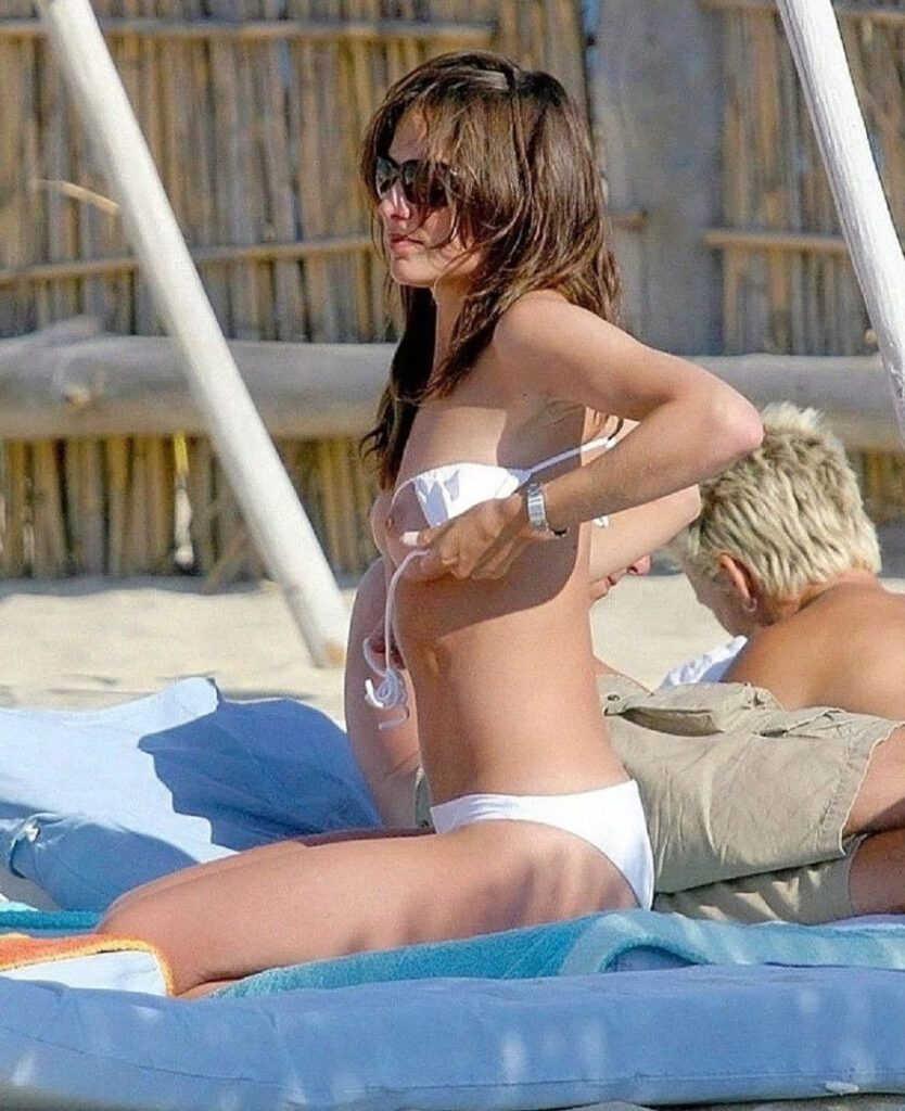 Celeb – Claire Forlani – Nude