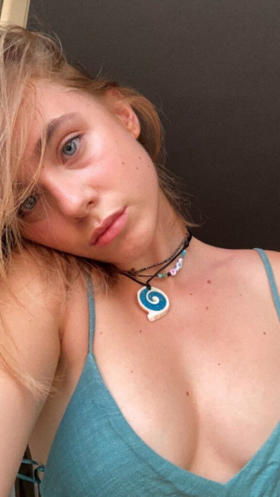 Celeb – Latina – Clara Galle – Nude