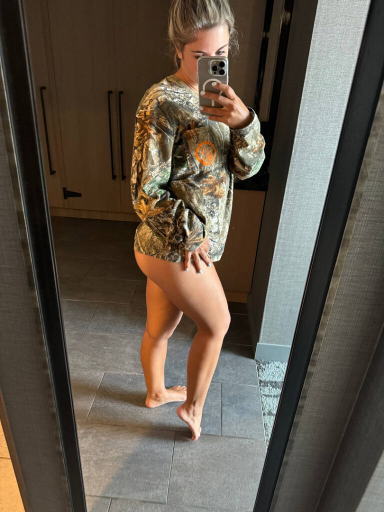 TikTok – Corina_907 | Corinna Layton – Nude