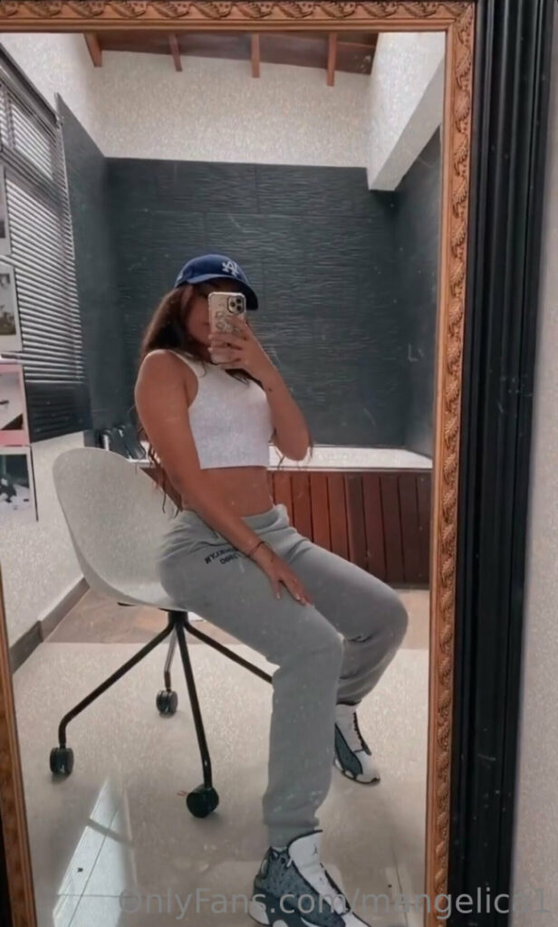 OnlyFans – Cam Girls – Cute_Molly18 – Nude