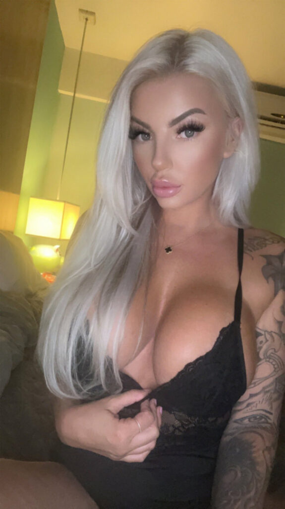 OnlyFans – Instagram – Danarock204 – Nude