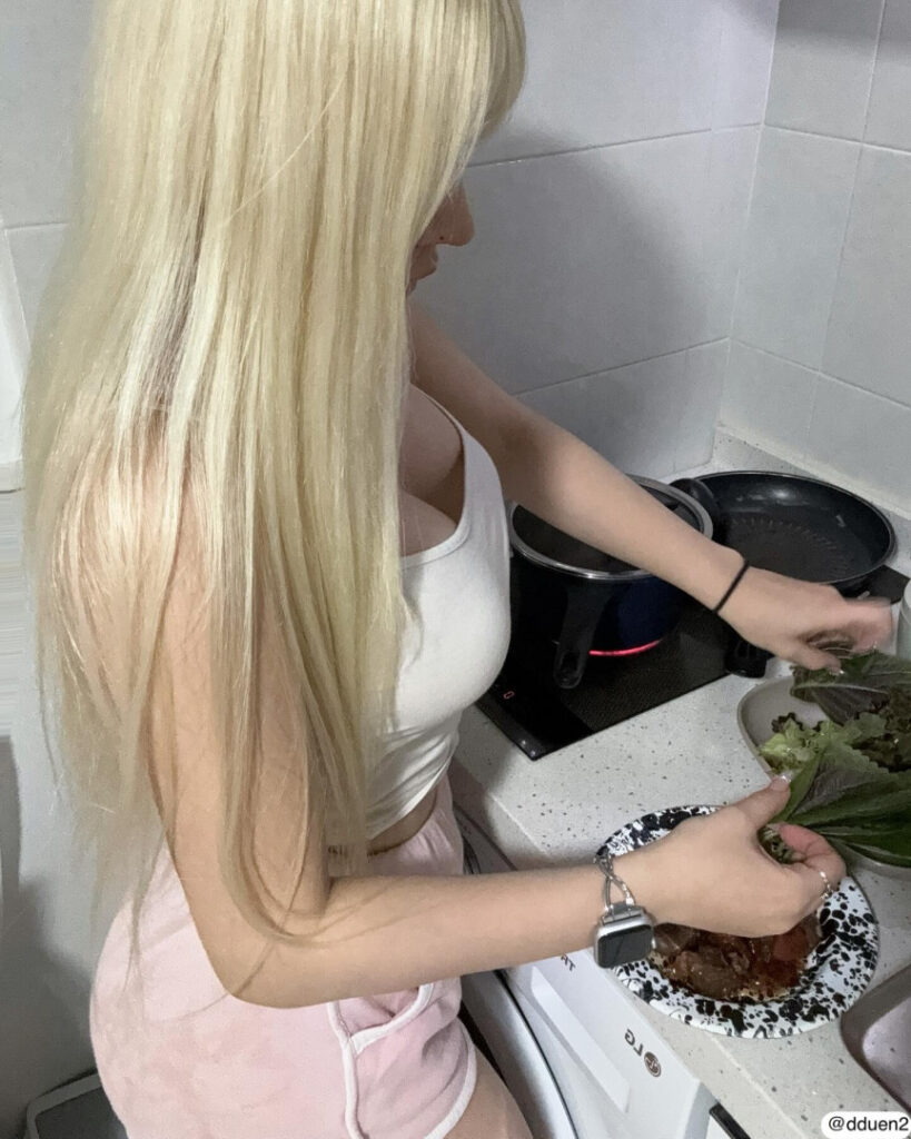 Instagram – T H I C C – Asian – DDUEN2 – Nude