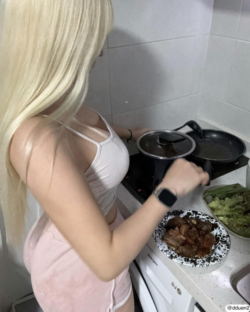 Instagram – T H I C C – Asian – DDUEN2 – Nude