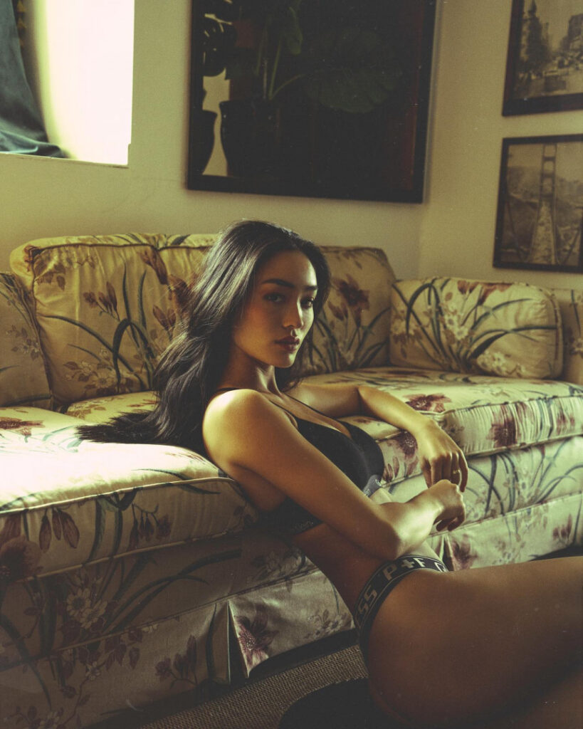 Instagram – Elizabeth Wood / elizabethwood.3 – Nude