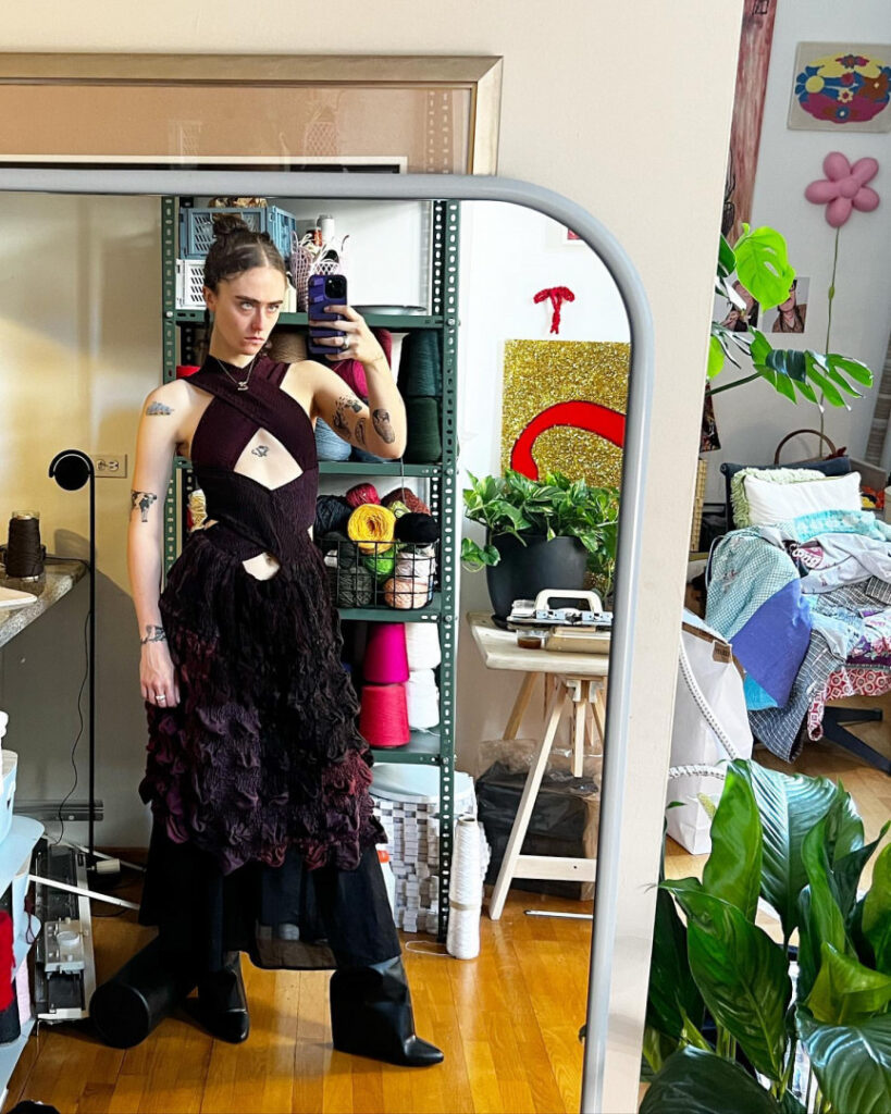 Instagram – ellaemhoff – Nude