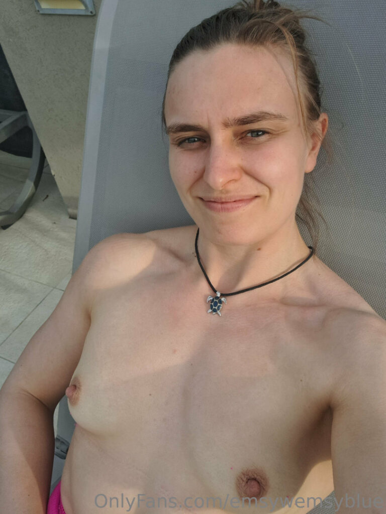 OnlyFans – emsywemsyblue – Nude