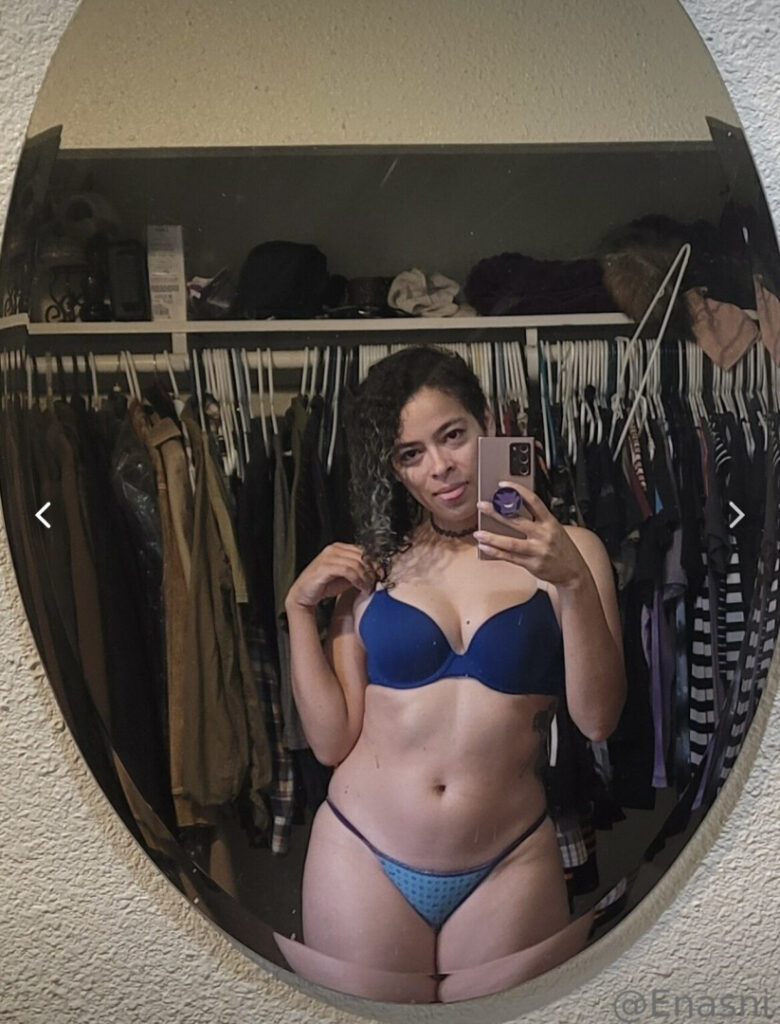 OnlyFans – enasni / Enasni Vee – Nude