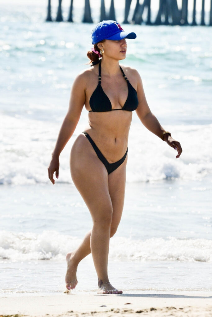 Celeb – T H I C C – Latina – Francia Raisa – Nude