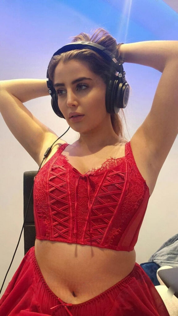 Twitch – Gee Nelly – Nude