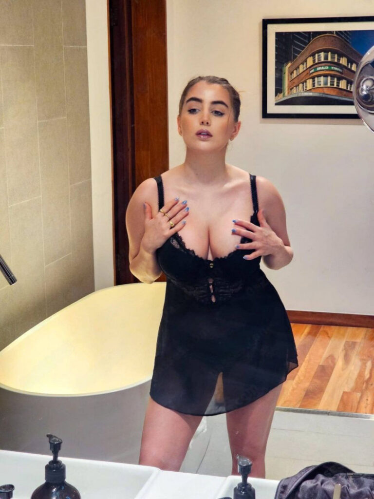 Twitch – Gee Nelly – Nude