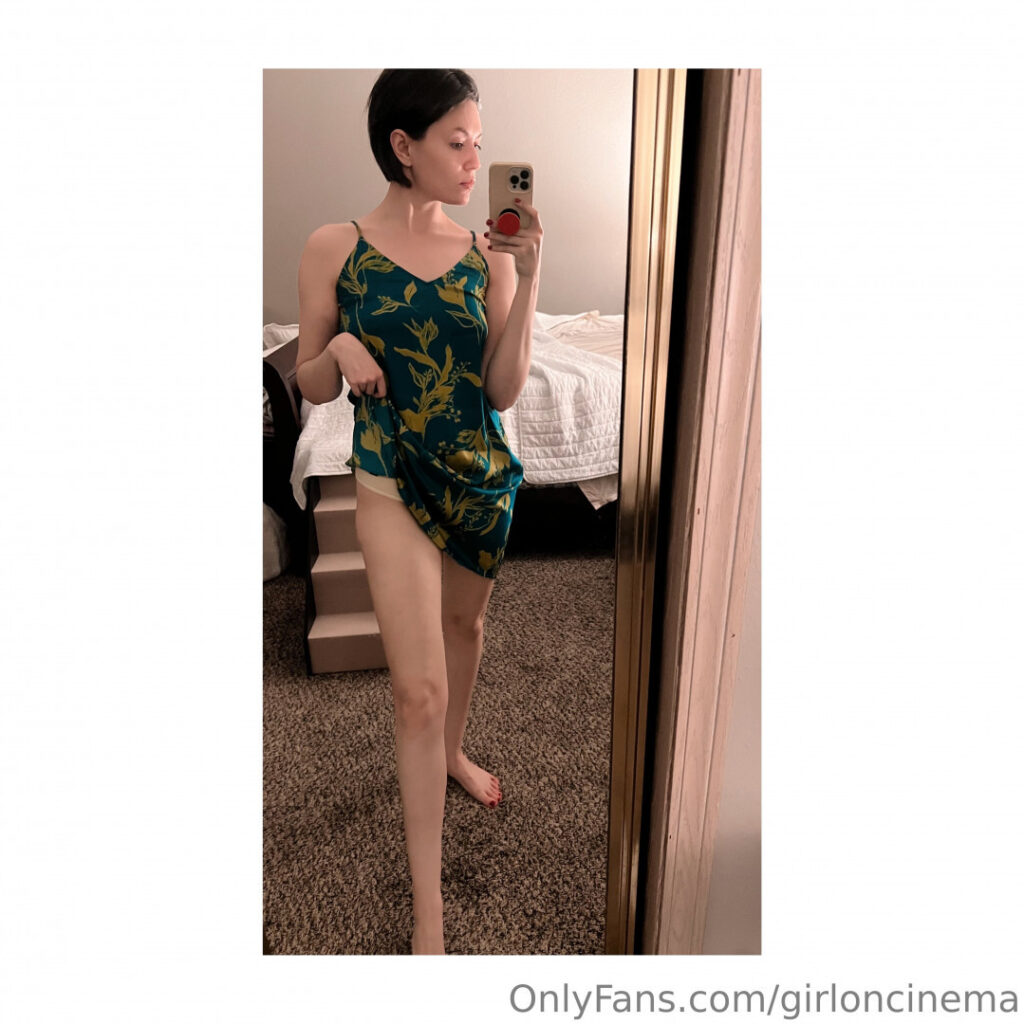 OnlyFans – Girl On Cinema – Nude