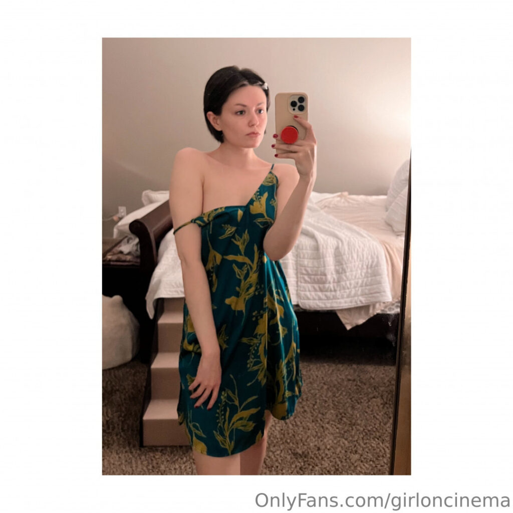 OnlyFans – Girl On Cinema – Nude