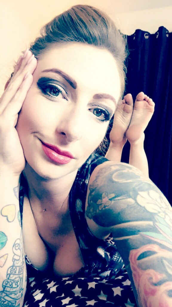 OnlyFans – Feet – Goddess Olivia Rose – Nude