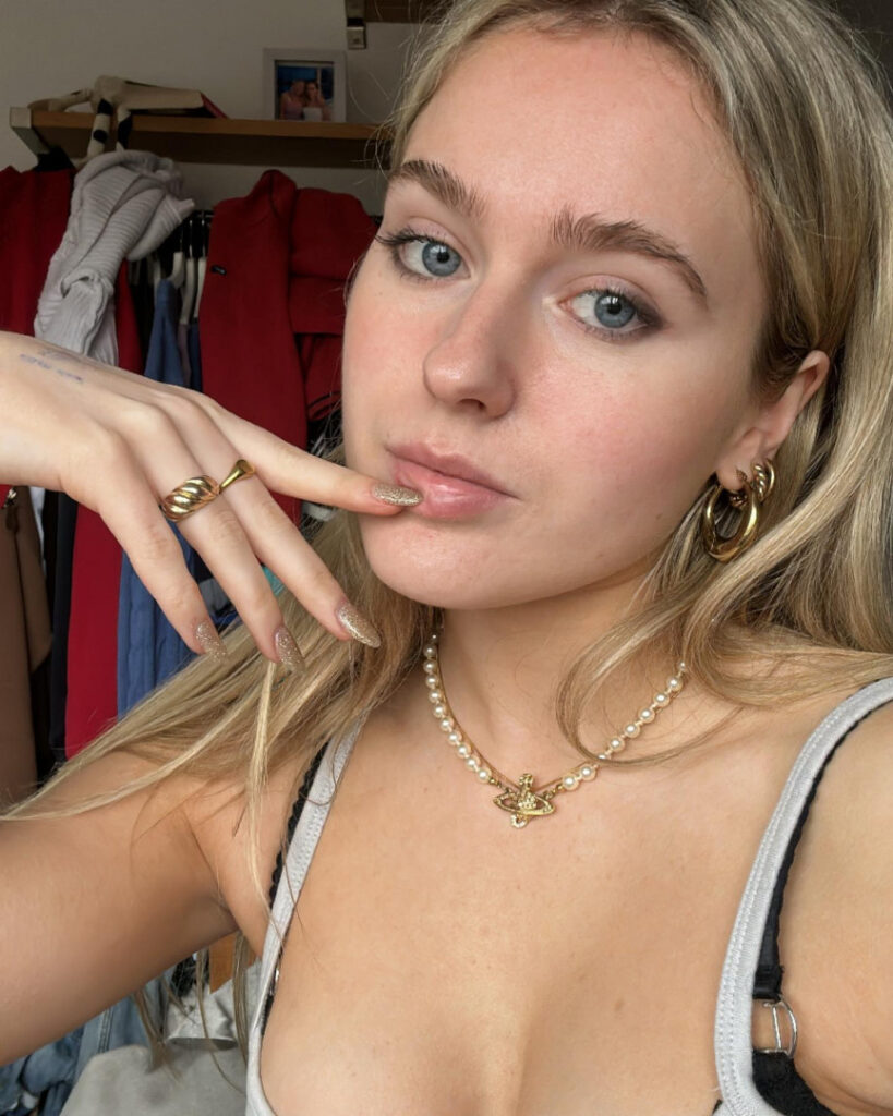 TikTok – Grace Spencer | moregrace | graciespencie – Nude