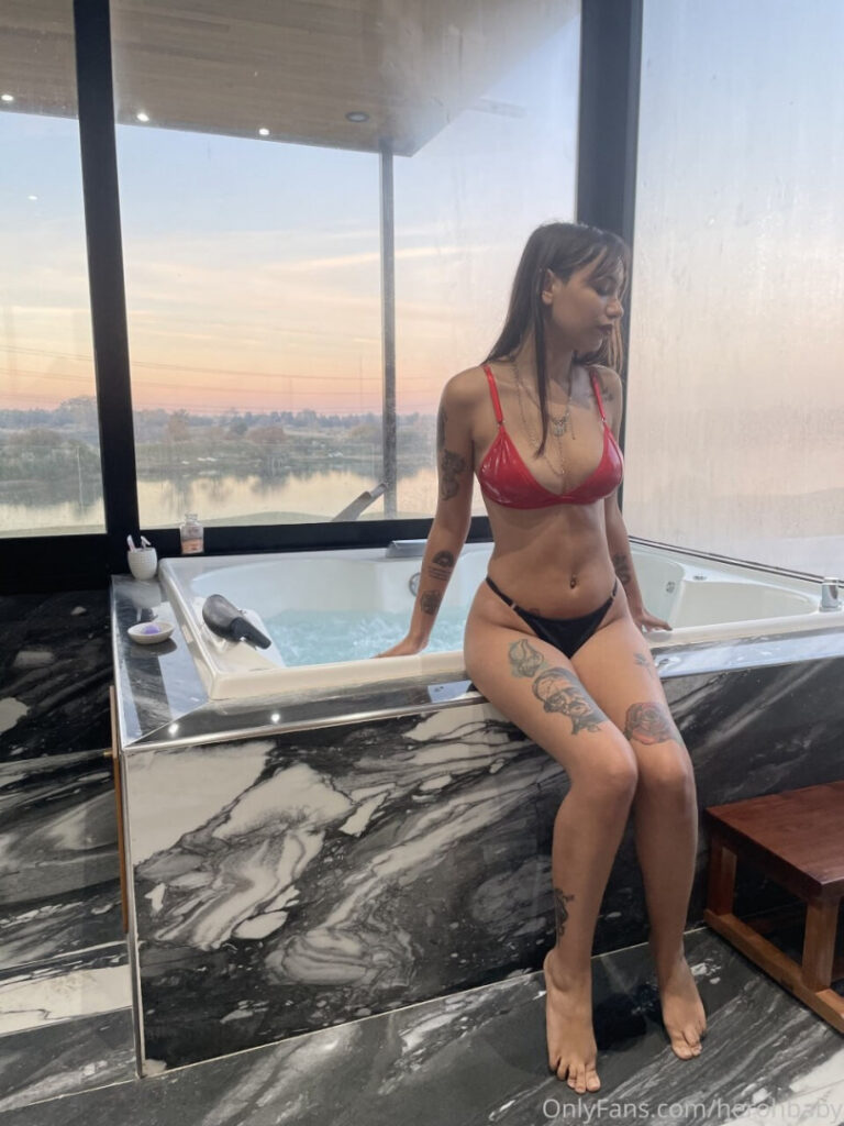 OnlyFans – Herohbaby – Nude