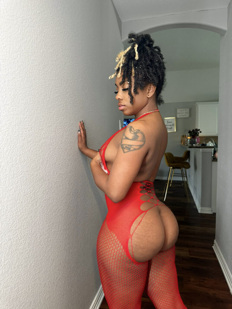 OnlyFans – T H I C C – Ebony – ItalyBae | AsapDewie – Nude