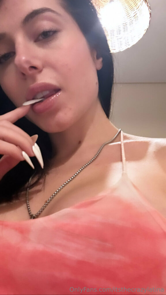 OnlyFans – Latina – itsthecrazylatina – Daniela Sofia Bragagnolo AKA Nanu – Nude
