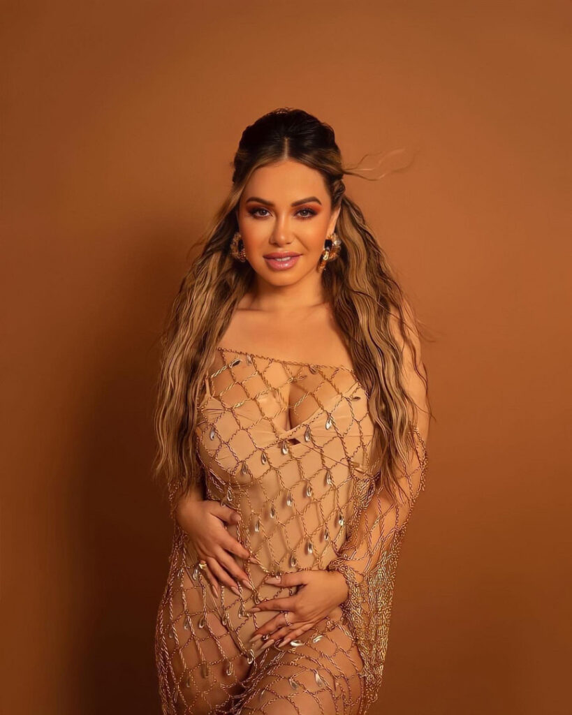 Celeb – T H I C C – Latina – Janney Marín Rivera/Chiquis – Nude