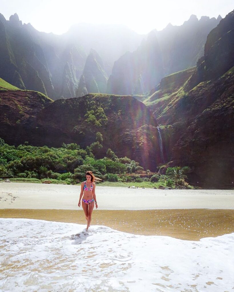 Instagram – Jess Dales | jess.wandering – Nude