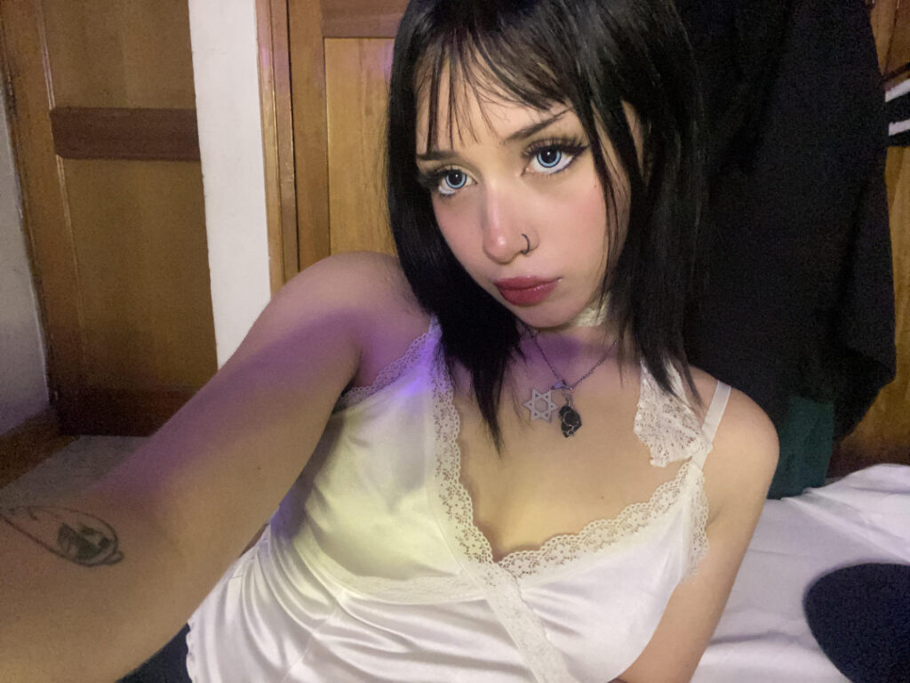 OnlyFans – Reddit – Teen – junosaur / u/DsupremeKing – Nude