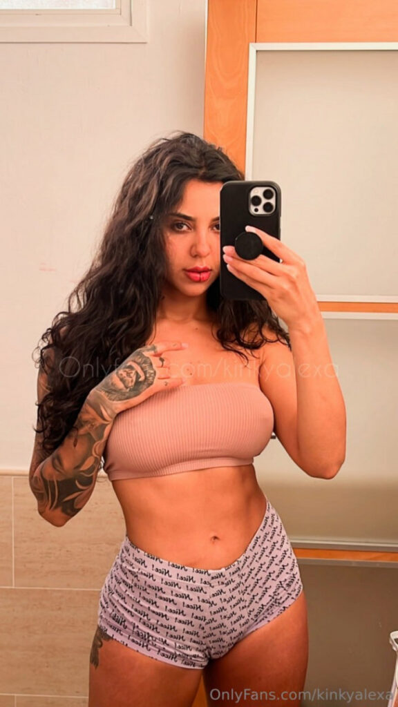 OnlyFans – Latina – Kinkyalexa – Nude