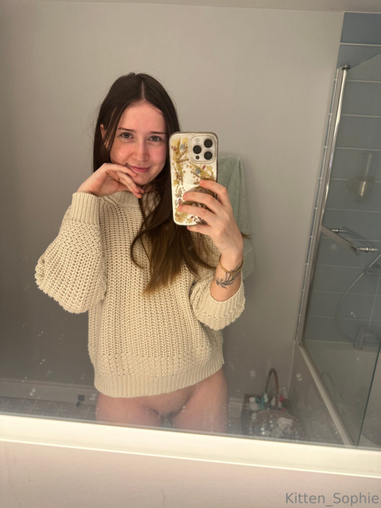 OnlyFans – Petite – Kirabee / Kitten Sophie – Nude