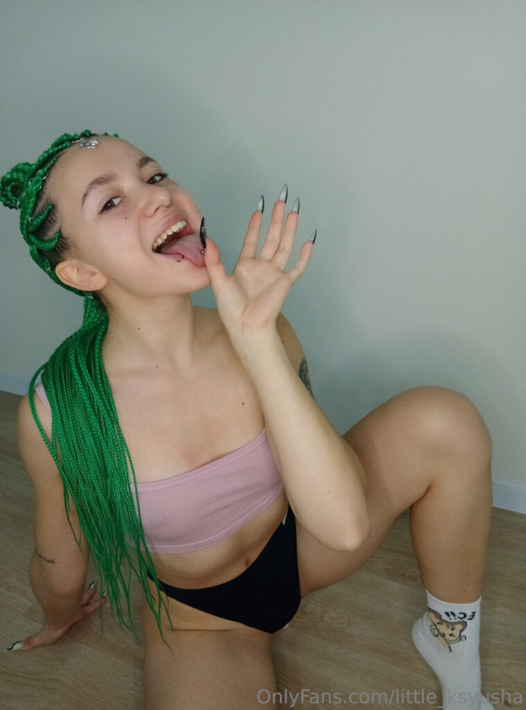 OnlyFans – Petite – Teen – KSENIA MEOW / little_ksyusha – Nude