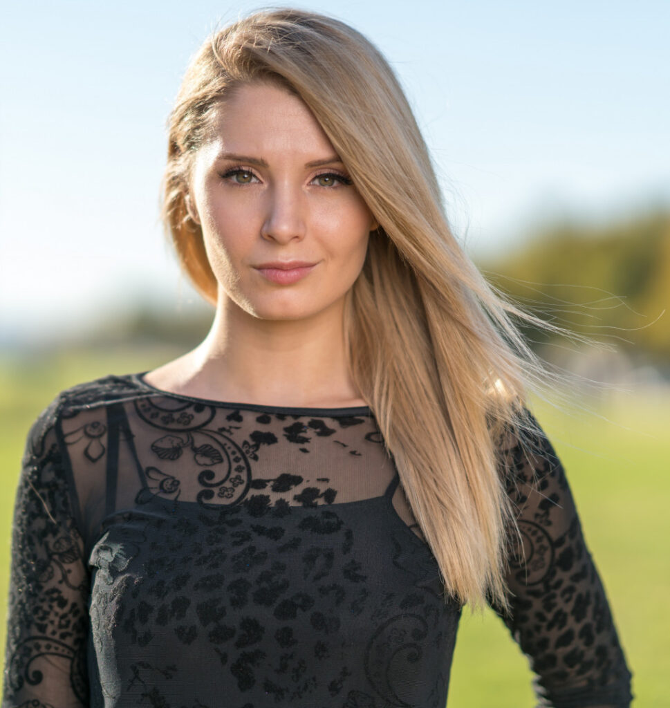 Youtube – Lauren Southern – Nude