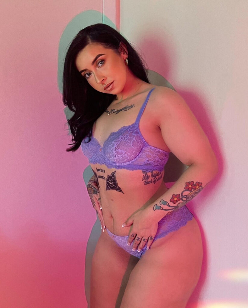 OnlyFans – T H I C C – Latina – Leezeny Roman / leezenyyy_ / LIZ / indicashorty – Nude