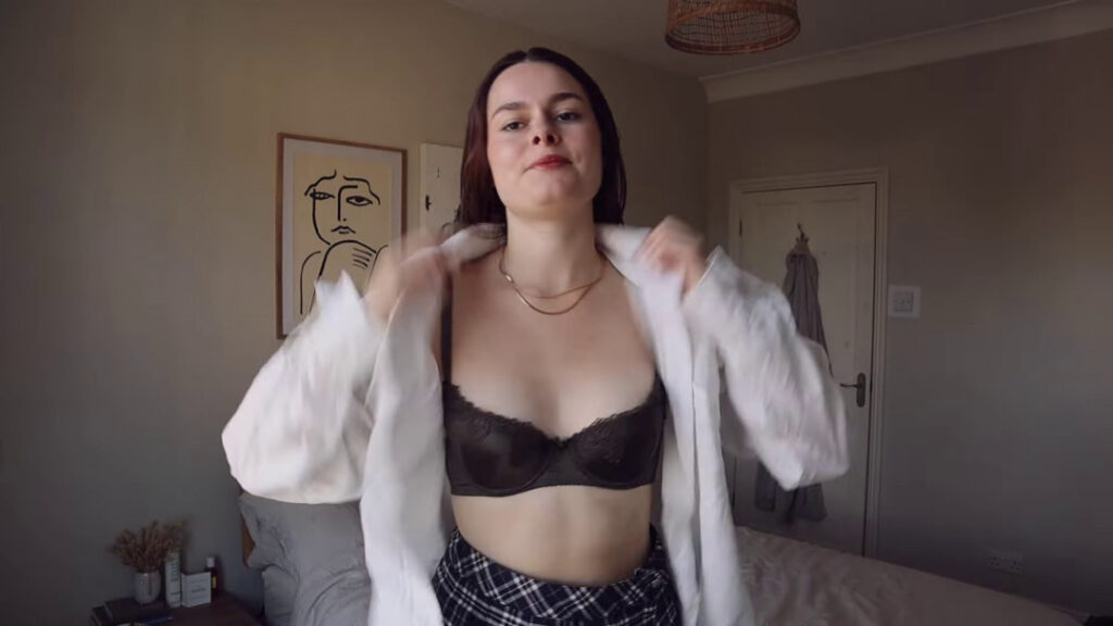 Youtube – Lucy Moon – Nude