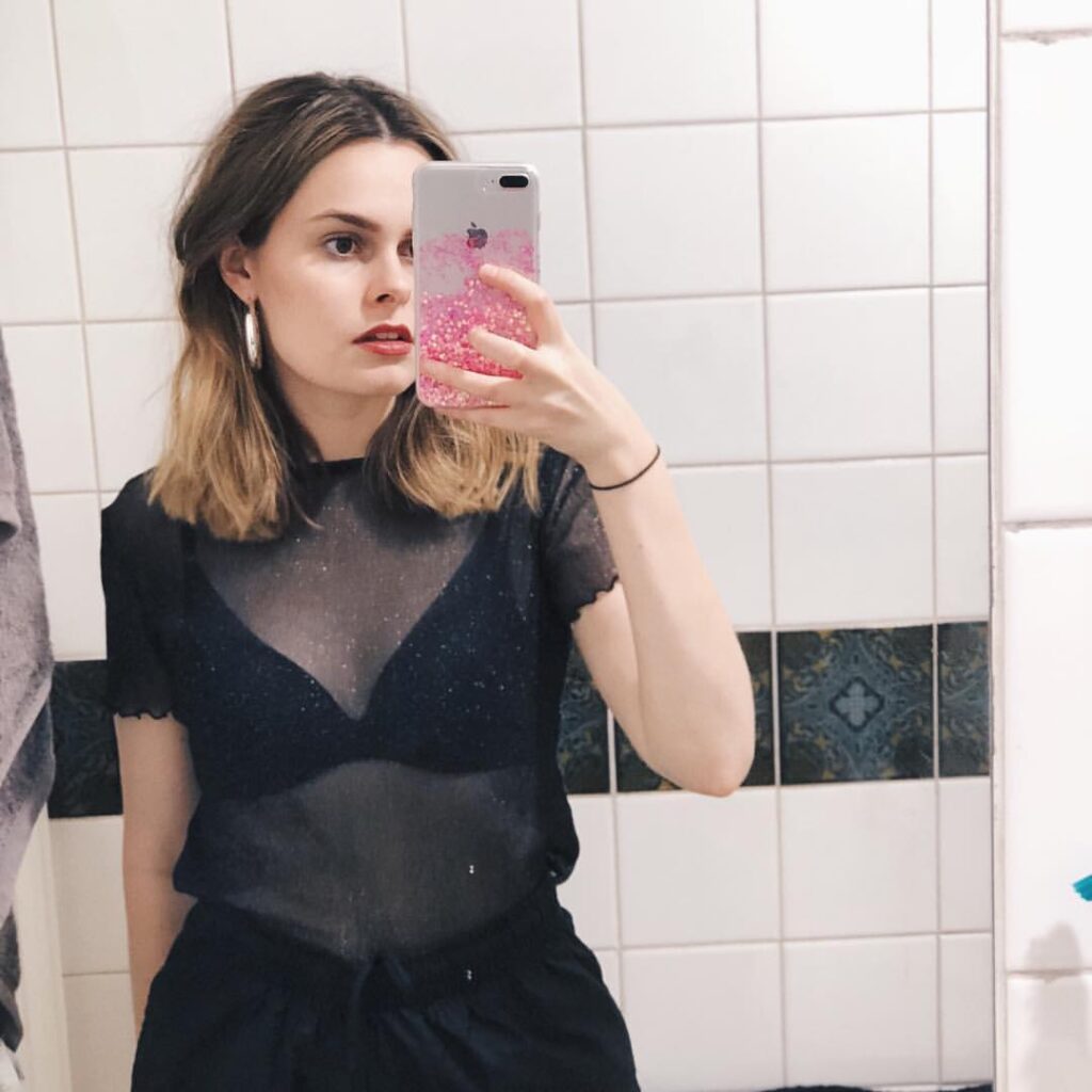 Youtube – Lucy Moon – Nude