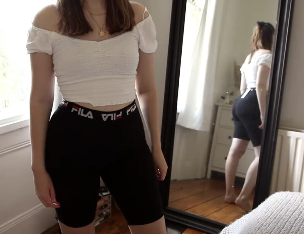 Youtube – Lucy Moon – Nude