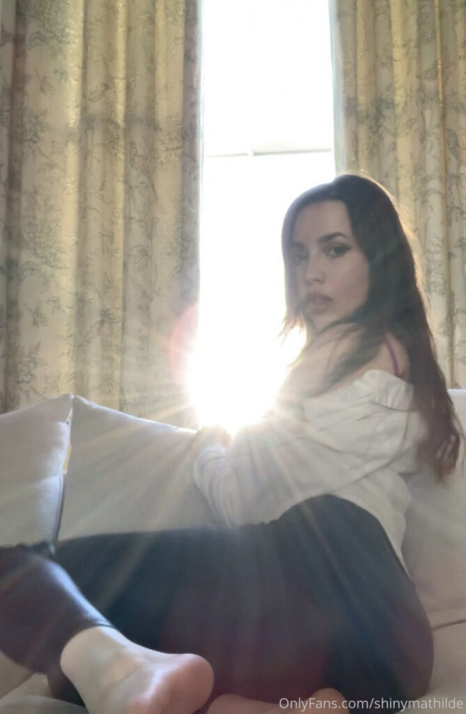 OnlyFans – MADAME MATHILDE – Nude