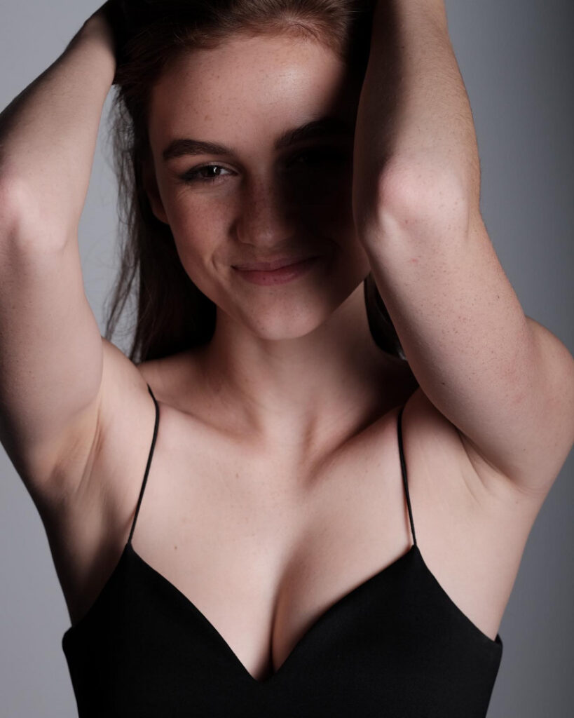 Celeb – Madison Lintz – Nude