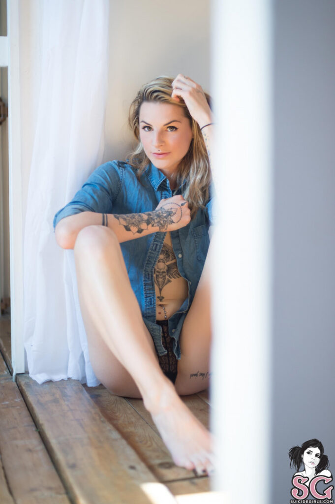 OnlyFans – Suicide Girls – mandeelou – Nude