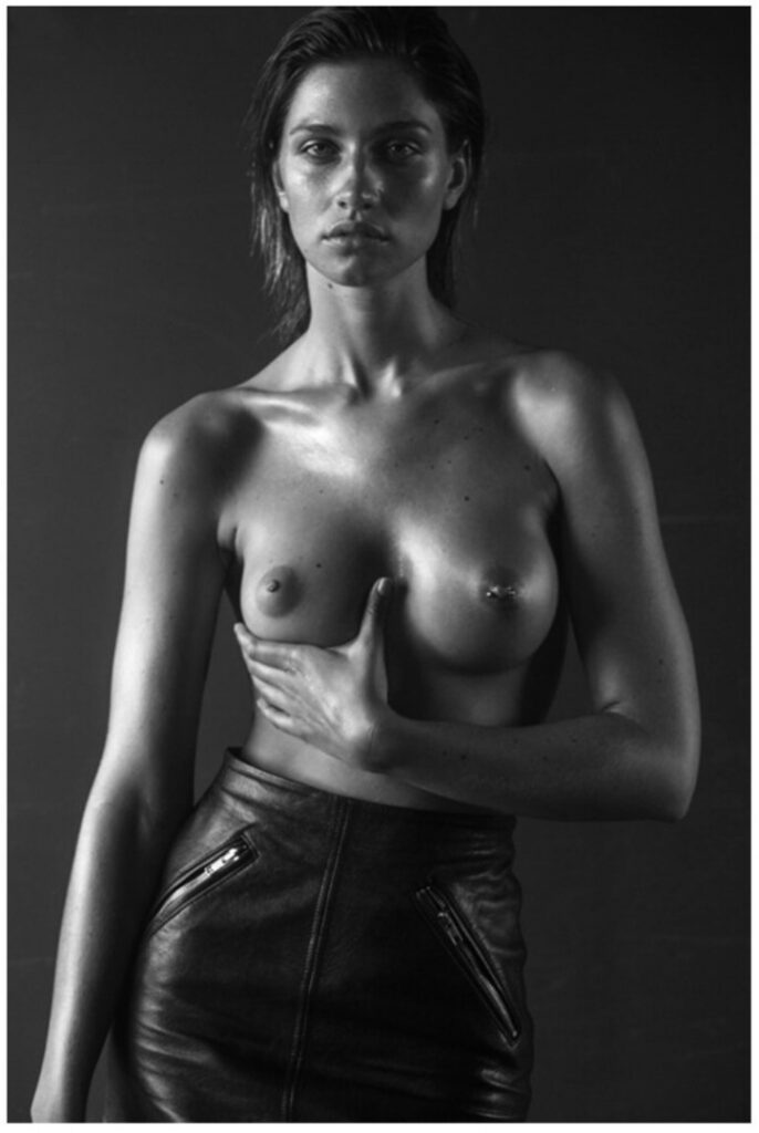 Instagram – Marine Dauchez – Nude