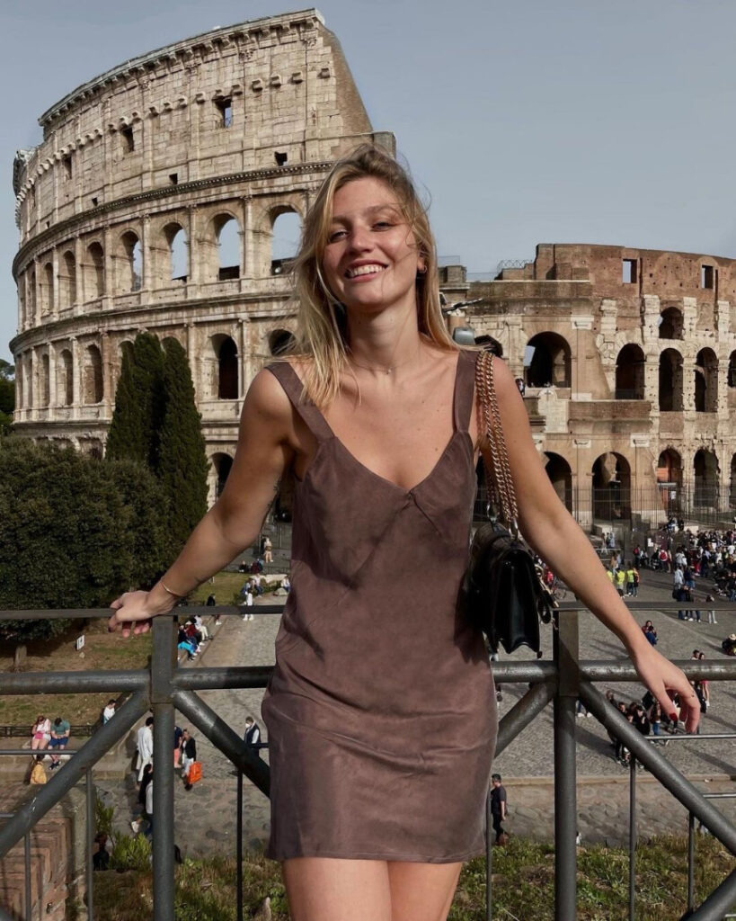 Instagram – Marine Dauchez – Nude