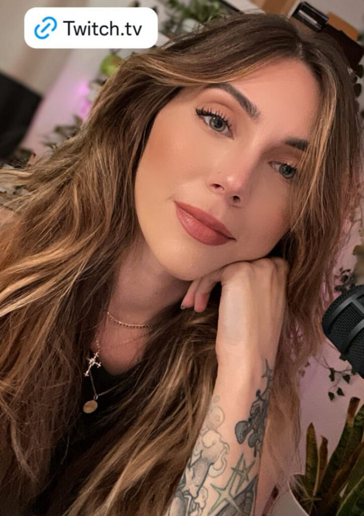 Youtube – marzz / marzzzzy – Nude